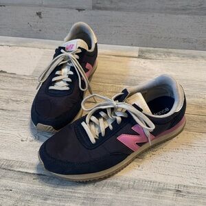New balance sneakers, size 6 1/2 navy & pink